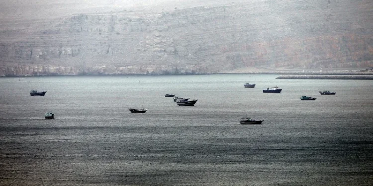 ΗΠΑ vs Ιράν: Πόλεμος ξανά τα Στενά του Ορμούζ – Φόβοι για γενικευμένη κρίση