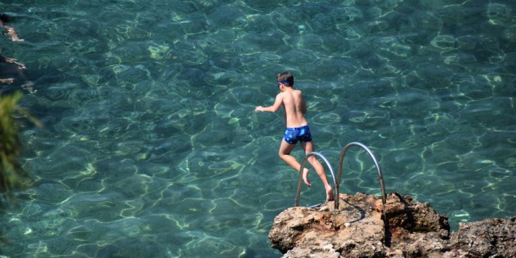 Άστατος καιρός και θερμοκρασίες έως 33 βαθμούς σήμερα