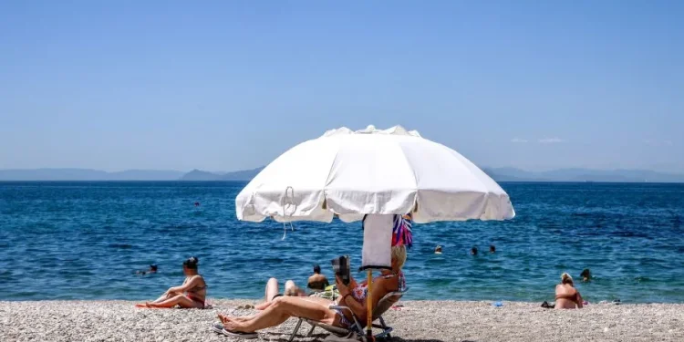 Αυξάνεται ο αριθμός των δικαιούχων του προγράμματος κοινωνικού τουρισμού