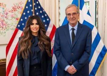 Όταν ο Αντώνης Σαμαράς “παίζει μπάλα” και ο Μητσοτακης …τάβλι