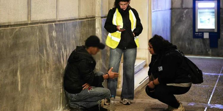 Δήμος Αθηναίων: Ένας στους τρεις άστεγους βρίσκεται στον δρόμο για περισσότερα από πέντε χρόνια