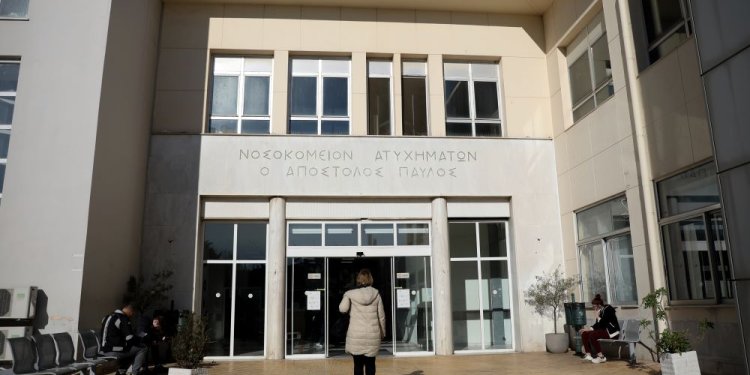 ΕΚΑΒ: Επαναπατρισμός βαρέως πάσχοντος Έλληνα από την Αττάλεια