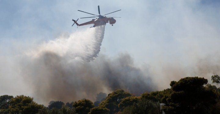Πυρκαγιές σε Θεσσαλονίκη, Κέρκυρα και Κιλκίς – Πολύ υψηλός ο κίνδυνος για την Κυριακή