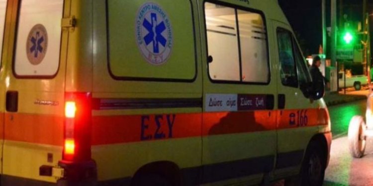 Γυναίκα έπεσε από τον 6ο όροφο κτιρίου στο Μοναστηράκι – Παρελήφθη από το ΕΚΑΒ εν ζωή