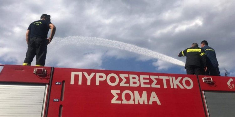 Μεγάλη φωτιά στον Ασπρόπυργο – Ισχυρή δύναμη της Πυροσβεστικής επί τόπου – Μήνυμα 112