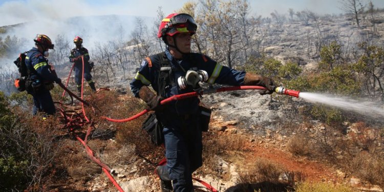 Πυρκαγιά στην Περιφερειακή Αιγάλεω – Προειδοποιητικό μήνυμα του 112