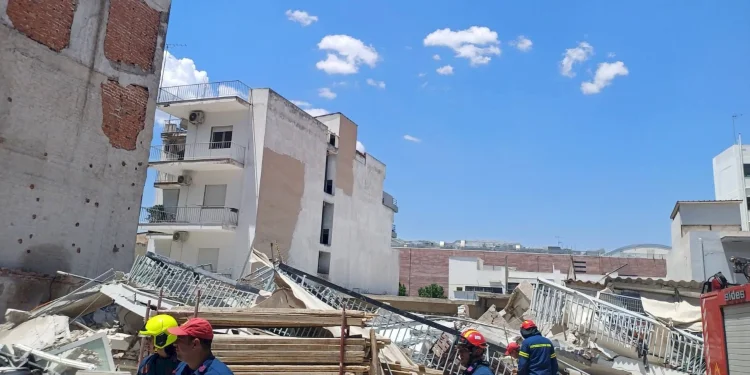 Πετράλωνα: Αυτοψία σήμερα στα διπλανά κτήρια της πολυκατοικίας που κατέρρευσε – Τα σενάρια