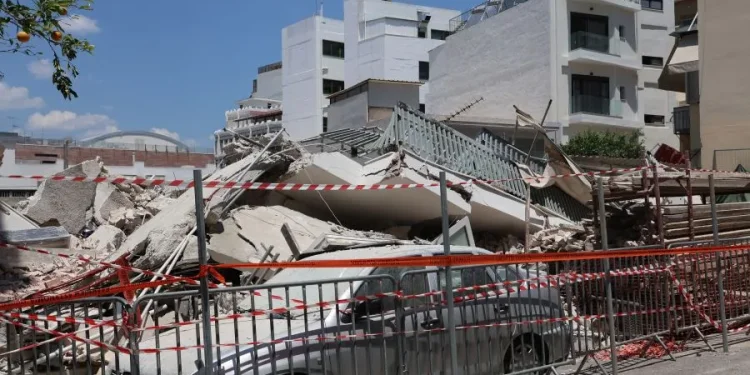Πετράλωνα: Παρέμβαση της Εισαγγελίας για τα μπάζα της πολυκατοικίας που κατέρρευσε