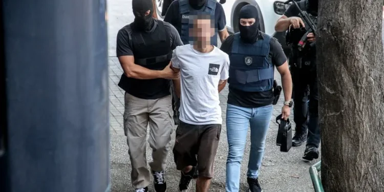 Προφυλακιστέος και ο 25χρονος για τη φονική επίθεση με γκαζάκια στην οικία Νέστορα
