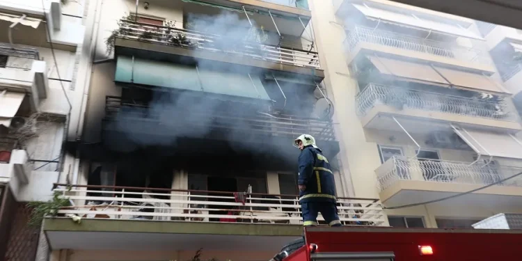 Πυρκαγιά σε διαμέρισμα στον Πειραιά – Κυκλοφοριακές ρυθμίσεις στο σημείο