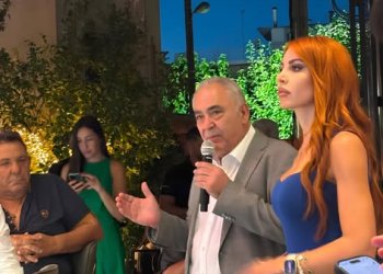 Το Εθνικο συμβούλιο Νεολαίας βράβευσε τον Γιάννη Χατζηθεοδοσιου για την διαρκή στήριξη του στους νέους .