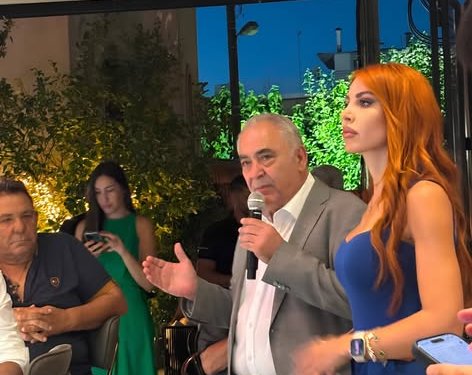 Το Εθνικο συμβούλιο Νεολαίας βράβευσε τον Γιάννη Χατζηθεοδοσιου για την διαρκή στήριξη του στους νέους .