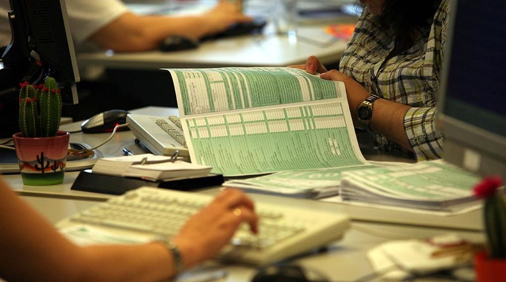 Εφορία: Αυξάνονται χρέη και οφειλέτες – Νέο «φέσι» 3,77 δισ. μέσα σε ένα χρόνο