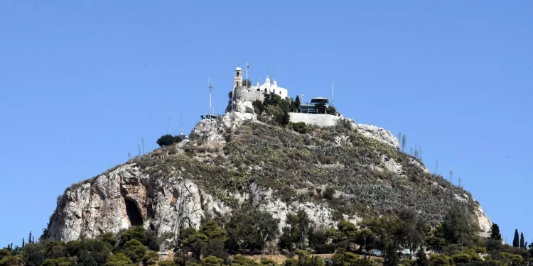 Θρίλερ στον Λυκαβηττό: Εντοπίστηκε σορός κοντά στους Αγίους Ισιδώρους