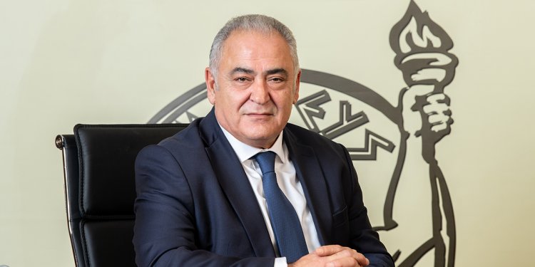 Γ.Χατζηθεοδοσιου- «Οι εκπτώσεις αποτελούν ευκαιρία και για επιχειρήσεις και για καταναλωτές»