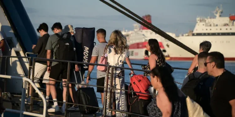Πειραιάς: Πάνω από 100 πλοία αναχωρούν από την Αττική σήμερα