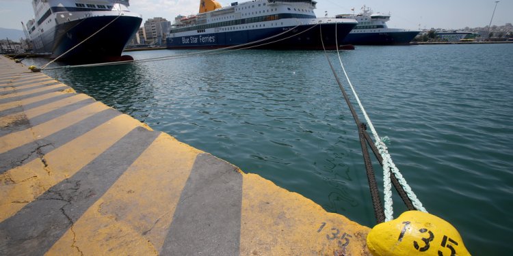 Χωρίς προβλήματα τα δρομολόγια των πλοίων από Πειραιά, Ραφήνα και Λαύριο μετά την εξασθένηση των ανέμων