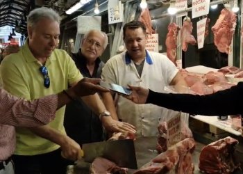 Γιάννη “πιάσε τον …μπαλτά γενικώς” έλεγαν στην αγορά στον Γιάννη Σγουρό και τον χειροκροτουσαν