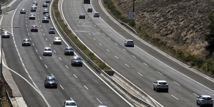 Οι κυκλοφοριακές ρυθμίσεις που είναι σε εφαρμογή στη Δυτική Αττική λόγω πυρκαγιάς