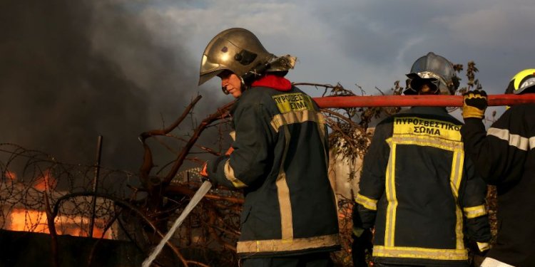 Υπεγράφη η επαύξηση των ωρών απασχόλησης των εποχικών πυροσβεστών