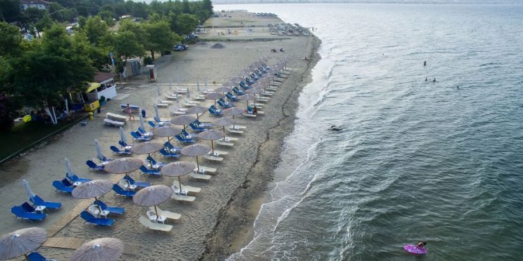 Εντατικοποίηση ελέγχων στον αιγιαλό και αυστηρά πρόστιμα σε επιχειρήσεις