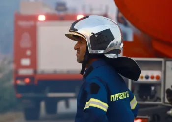 Πάτρα: Χωρίς ενεργές φλόγες η φωτιά που εκδηλώθηκε τα ξημερώματα του Σαββάτου σε χώρο του οινοποιείου της Achaia Clauss