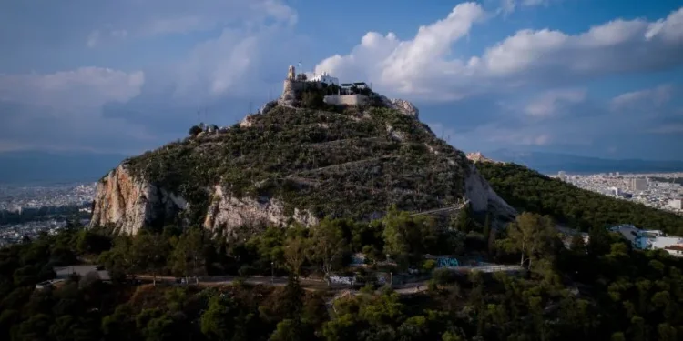 Δήμος Αθηναίων: Ανοιχτός ο Λόφος Λυκαβηττού – Κλειστός παραμένει ο Λόφος Φινόπουλου