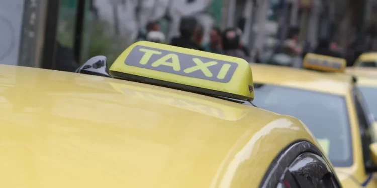 Τροχαίο στη Βούλα – Οδηγός ταξί: Ελεύθερος με περιοριστικό όρο, του αφαιρέθηκε η άδεια οδήγησης
