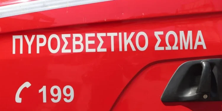 Πυρκαγιά σε εγκαταλελειμμένο κτήριο στο κέντρο της Αθήνας – Σε εξέλιξη κυκλοφοριακές ρυθμίσεις