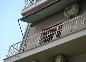 Κυψέλη: Κακουργηματική δίωξη στους τρεις συλληφθέντες για τα ναρκωτικά-Συνεχίζονται οι έρευνες για το θάνατο του βρέφους