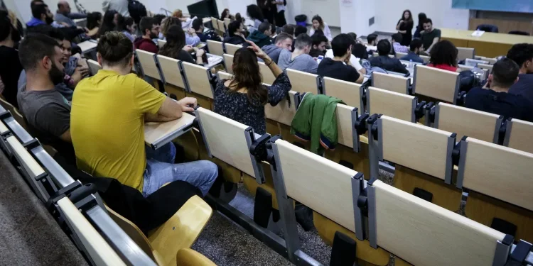 Από σήμερα οι εγγραφές επιτυχόντων στα ΑΕΙ – Αποκλειστικά ηλεκτρονικά