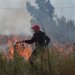 Χωρίς ενεργό μέτωπο η πυρκαγιά σε χαμηλή βλάστηση στο Καλοπήγαδο Λαυρίου