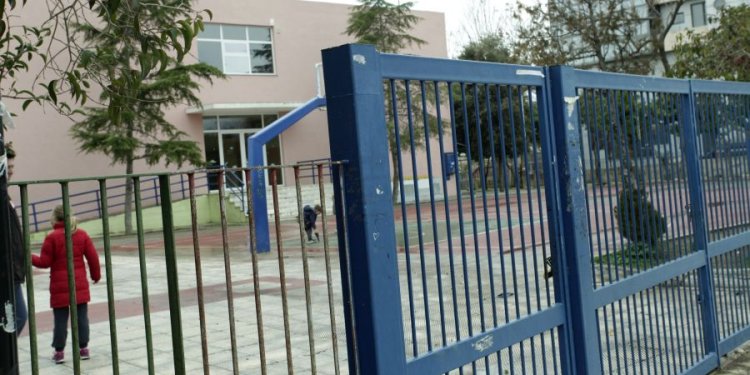 Θεσσαλονίκη: Ελεύθερος με όρους ο 14χρονος για το περιστατικό με μαχαίρι σε σχολείο