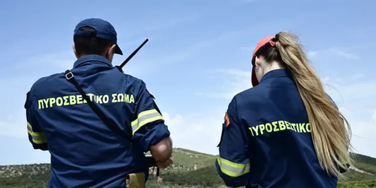 Υπό έλεγχο πυρκαγιά στον Νέο Κουβαρά- Εντοπίστηκε σορός εντός ΙΧ κατά την κατάσβεση