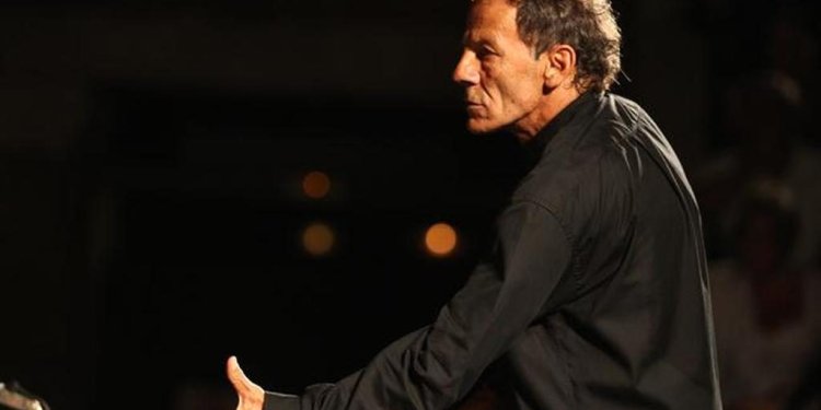 Ο “μεγάλος” Ξαρχάκος αποχαιρετά τον Μαζωνάκη: “Το τελευταίο λαϊκό είδωλο”