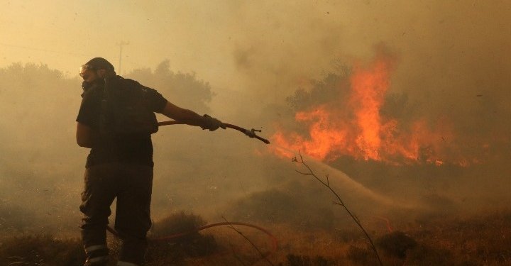 Υπό πλήρη έλεγχο η φωτιά στη θέση Λάκκα Κάτσαρη στον Ασπρόπυργο